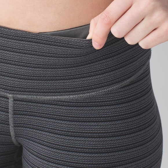 Lululemon Wunder Under Crop 21” - Picture 4 of 8